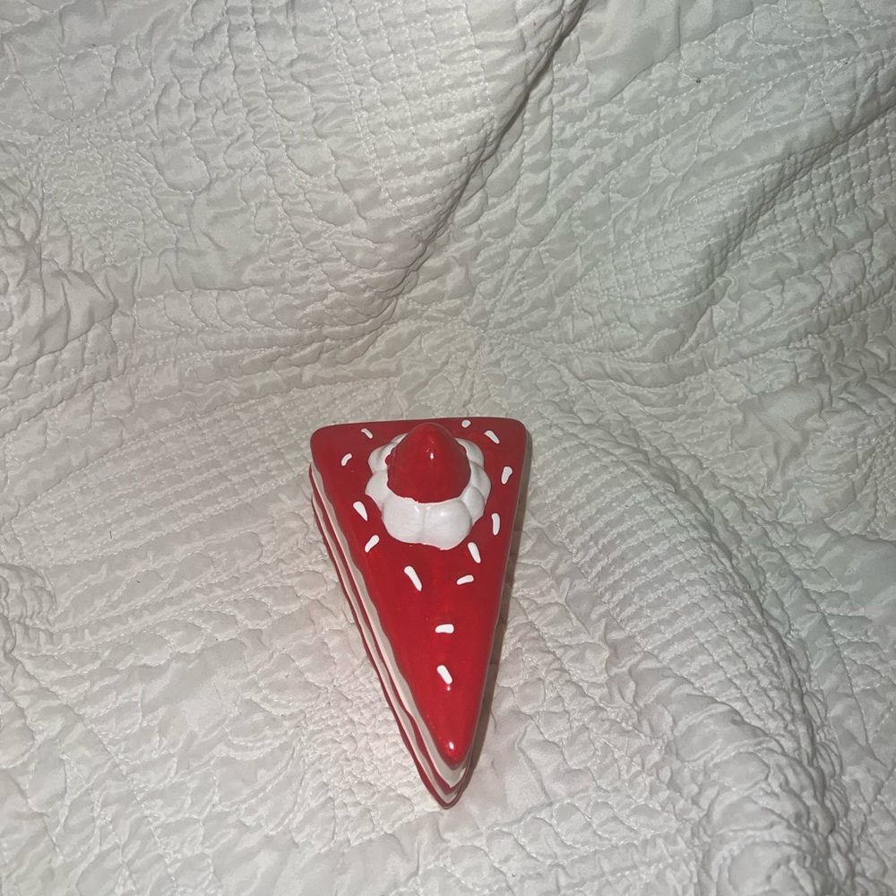 Target valentine ‘s treats ceramic kitchen decoration 2023 bullseye slice  cake